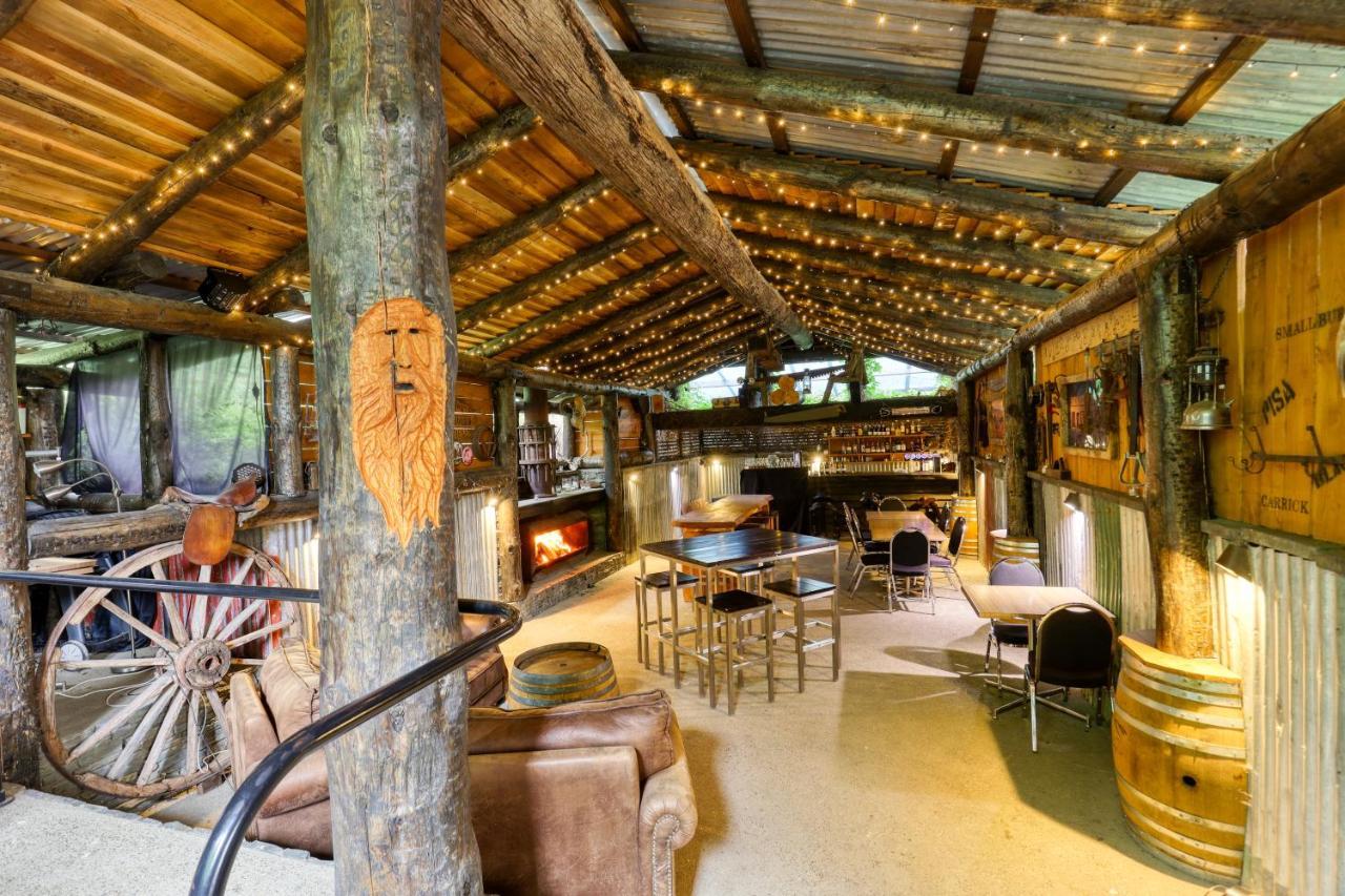 Marsden Lake Resort Central Otago Cromwell Exterior foto The interior of the Treehouse